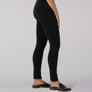 Lee Sport Series Black X-Treme Comfort Women's Jean Size 18